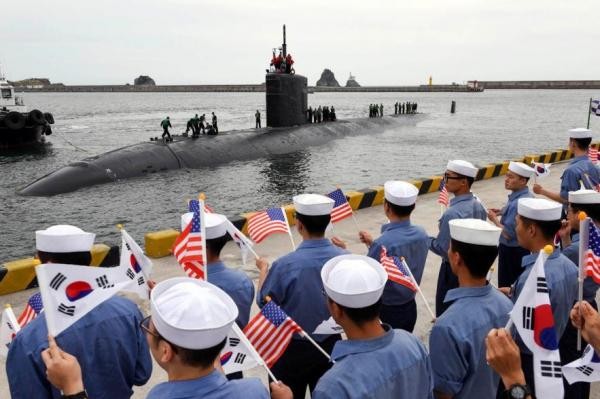 Hôm 6/6 vừa qua,  tàu ngầm hạt nhân USS Cheyenne (SSN-773) đã cập cảng Busan của Hàn Quốc. Trước đó chưa đầy một tuần, tàu ngầm hạt nhân USS Olympia thuộc lớp Los Angeles của Mỹ cũng vừa cập cảng Yokosuka, Nhật Bản. Nguồn ảnh: UPI.