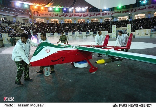 Tiêu biểu nhất trong số các dòng máy bay tấn công không người lái (UAV) của Iran đó là Hamaseh. Mẫu UAV được Iran giới thiệu vào năm 2013 và chính thức được xác nhận đã đưa vào trang bị từ năm, 2016. Nguồn ảnh: Center.