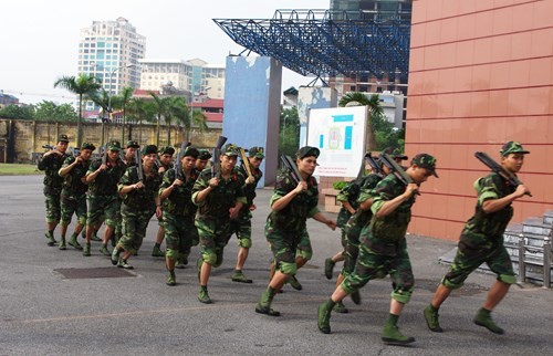 Thời gian qua, cùng với hoàn thành tốt nhiệm vụ huấn luyện, SSCĐ, tuần tra, kiểm soát quân sự (KSQS), cán bộ, chiến sĩ Tiểu đoàn Kiểm soát Quân sự 103 thuộc Bộ tư lệnh Thủ đô Hà Nội luôn chủ động, tích cực luyện rèn thể lực, tác phong công tác.