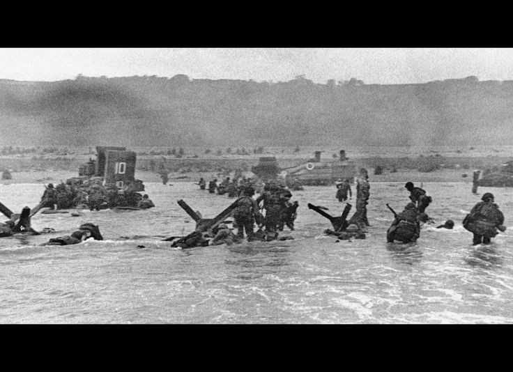 Diễn ra vào ngày 6/6/1944 cách đây 74 năm,  cuộc đổ bộ Normandy của quân Đồng Minh lên bờ biển nước Pháp đã trở thành một thảm họa và nếu không có sự may mắn nối tiếp nhau, quân Đồng Minh mà dẫn đầu bởi Mỹ đã khó có thể cầm cực được hết buổi sáng ngày 6/6 năm đó. Nguồn ảnh: History.