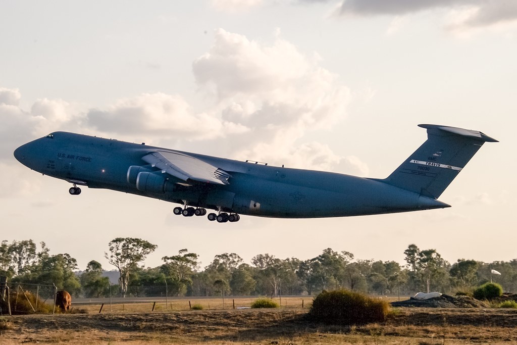 Ra đời từ năm 1970, loại  máy bay lớn nhất của Không quân Mỹ hiện tại là Lockheed C-5 Galaxy hiện vẫn tiếp tục được Không quân nước này sử dụng và thậm chí, Không quân Mỹ còn dự định dùng tiếp C-5 Galaxy cho tới tận năm 2040 tới đây. Nguồn ảnh: USAF.