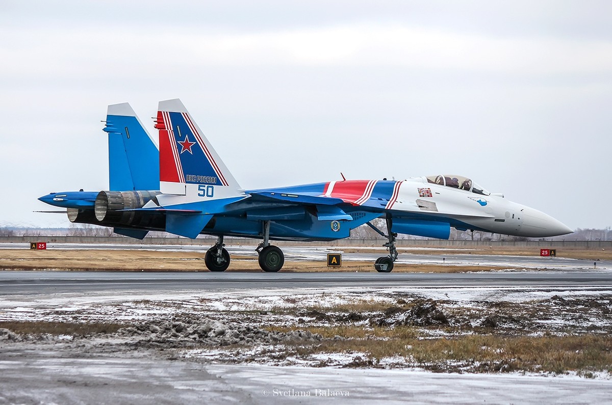 Các  máy bay Su-35S được bổ sung vào biên chế của lực lượng bay trình diễn Những hiệp sĩ Nga được đánh số đuôi từ 50 tới 53. Nguồn ảnh: Livejournal.