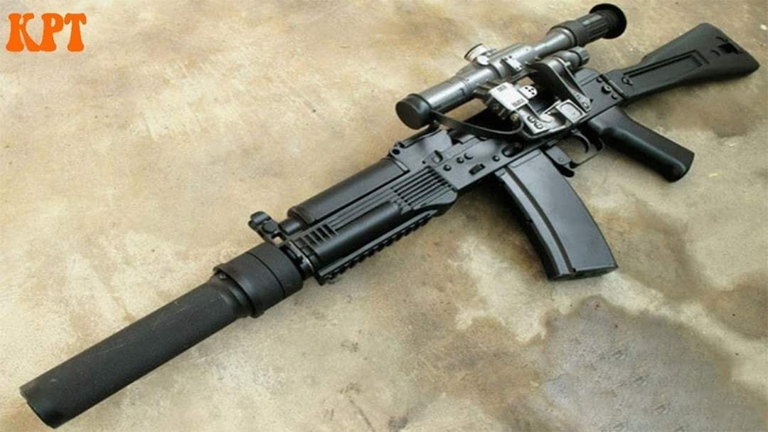 AK-9 được Nga chế tạo để dành riêng cho lực lượng đặc nhiệm của nước này. Khẩu  súng trường tấn công AK này có thiết kế cực độc với giảm thanh có thể tháo rời và kính ngắm kẹp thân. Nguồn ảnh: KPT.