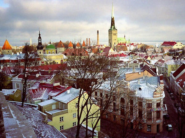 Đứng đầu trong danh sách những  địa điểm hút nam giới là Estonia. Dù chỉ là một quốc gia nhỏ nằm ở vùng Bắc Âu nhưng Estonia là một trong số những nước có nhiều phụ nữ đẹp nhất thế giới.