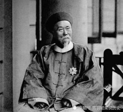 Lý Hồng Chương (1823-1901) tên tự là Thiếu Thuyên, là một  đại thần triều đình nhà Thanh trong lịch sử Trung Quốc. Ông là người huyện Hợp Thi, tỉnh An Huy, xuất thân trong một gia đình quan lại giàu có. Ông đậu tiến sĩ đời Đạo Quang, đã từng được bổ nhiệm chức Đạo đài tỉnh Phúc Kiến, sau đó được Tăng Quốc Phiên tiến cử về triều.  