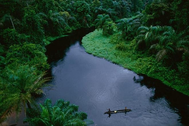 Theo World Atlas,  sông Congo (sông Zaire) ở châu Phi sâu nhất hiện nay với độ sâu xấp xỉ 220 m. Xếp thứ hai là Trường Giang ở Trung Quốc với độ sâu khoảng 200 m.