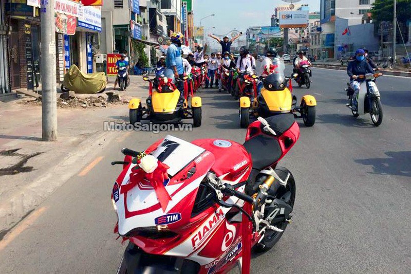 Mới đây, gần trăm chiếc  mô tô PKL đã có dịp tề tựu tại TP. Hồ Chí Minh để tham dự ngày cưới của một thành viên chơi xe.