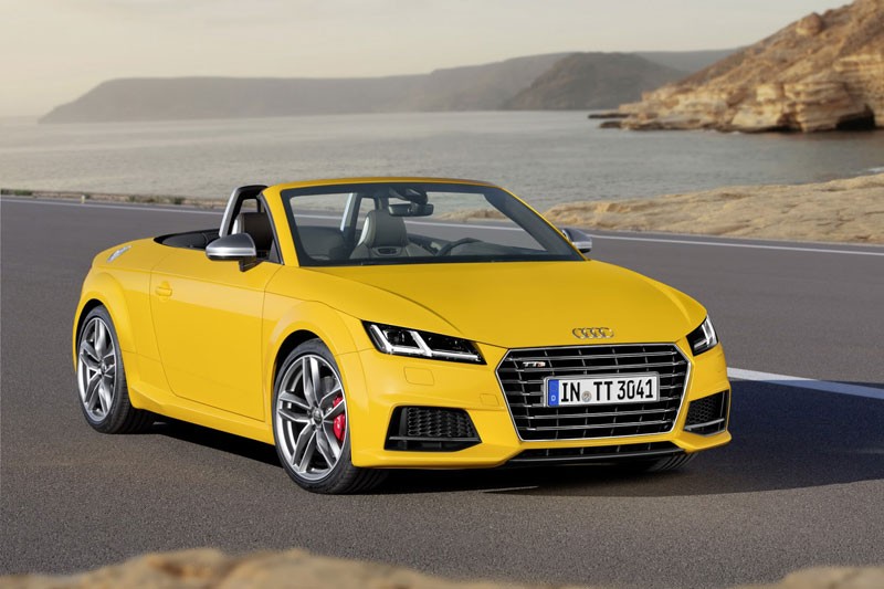  Audi TT RS sẽ mạnh hơn đáng kể so với “gà nhà” RS Sportback 2015 với 367 mã lực và “người anh em song sinh” TT RS Plus với 355 mã lực.