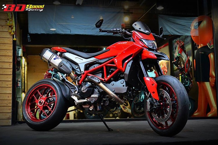 Chiếc PKL  Ducati Hypermotard đã trở nên sành điệu và ấn tượng hơn với phiên bản độ tuyệt vời đến từ bàn tay của những tay thợ độ tại Thái.