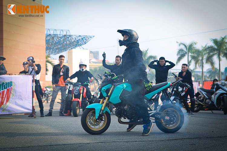 Sáng 3/1, vòng loại khu vực phía Bắc của cuộc thi Motul Stunt Fest 2016 chính thức khởi tranh tại sân vận động Quần Ngựa, Hà Nội với sự tham gia của 9 thí sinh. Điều khá đặc biệt là tất cả họ đều đến từ Clb Hanoi Stunt Riders.