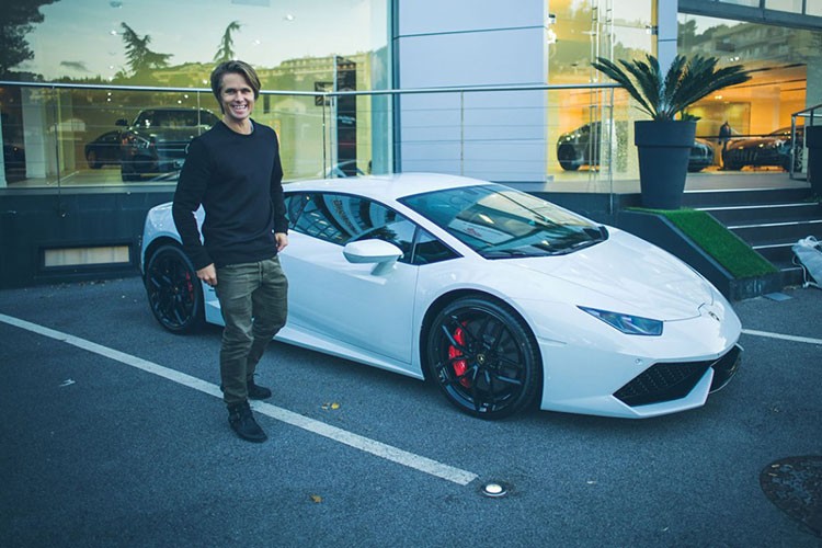 Jon Olsson có vẻ chưa hài lòng với chiếc  siêu xe Lamborghini Huracan mới tậu gần đây. Anh bật mí sẽ chế tạo một chiếc Lamborghini Huracan hoàn toàn bằng công nghệ in 3D và khi hoàn thiện, đây sẽ là siêu xe nhanh nhất trên thế giới được làm bằng công nghệ này.