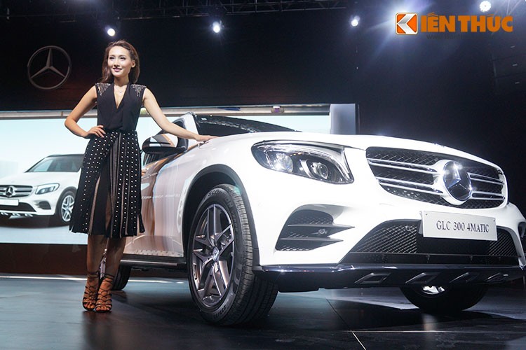 Chỉ cần nhìn lướt qua, những người là tín đồ của Mercedes-Benz sẽ dễ dàng nhận ra GLC là sự kết hợp giữa dòng A-Class và E-Class.  Mercedes GLC 300 nằm trong phân khúc SUV hạng sang, kế thừa những thành công của dòng GLK trước đó.