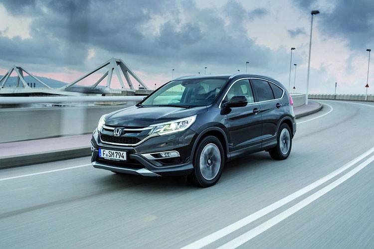 Theo đó,  Honda CR-V 2018 sẽ sử dụng nền tảng mới, cùng với đó là sự xuất hiện lần đầu tiên của hàng ghế thứ 3. Do vậy, đối thủ trực tiếp mà Honda nhắm tới lần này sẽ là các mẫu SUV full 7 chỗ như Nissan X-Trail, Kia Sorento hay Hyundai Santa-Fe...