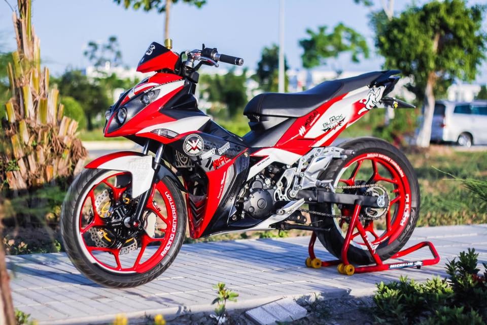 Yamaha X1R là dòng xe côn tay cỡ nhỏ dựa trên cơ sởcủa  Yamaha Exciter 135 cũ, trước đây chỉ được sản xuất dành riêng cho thị trường Thái Lan. Tương tự như X1R trước đây, bản độ Exciter này cũng có bộ đèn pha mắt cầu nằm bên dưới mặt nạ được chế mủ lại.