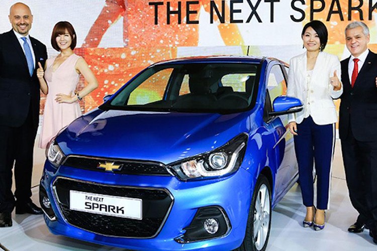  Chevrolet Spark 2017 mới thế hệ thứ 4 đã lần đầu tiên trình làng trong hai triển lãm New York và Seoul 2015. Nhưng mãi cho đến nay, hãng xe Chevrolet mới lên kế hoạch đưa mẫu xe cỡ nhỏ giá "mềm" này đến thị trường Đông Nam Á, cụ thể là Philippines.