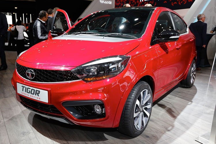 Tại Geneva Motor Show 2017, hãng xe Ấn Độ - Tata Motors đã cho ra mắt các khách hàng mẫu xe subcompact "siêu rẻ" hatchback  Tata Tigor mới. Tuy nhiên ngoại hình của xe đem đến cảm giác như là một mẫu sedan cắt ngắn. Bởi phần cửa sau không hướng lên như các mẫu hatchback bình thường và khoang hành lý cũng không đủ cao.