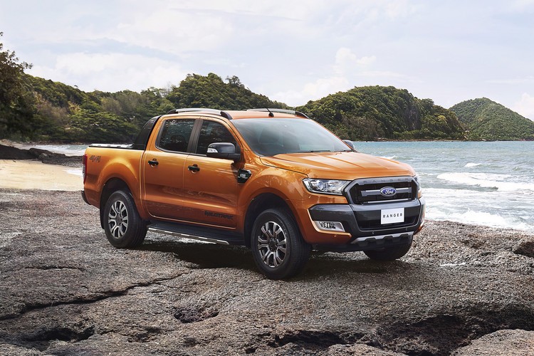 Phiên bản  Ford Ranger Wildtrak 2.2L AT 4x4 mới vừa được ra mắt tại thị trường Việt Nam phát triển dựa trên nhu cầu của khách hàng về một chiếc xe bán tải đa dụng, kết hợp hài hòa giữa tiện nghi và tiết kiệm nhiên liệu và sức mạnh, cùng khả năng vận hành trên các địa hình khó để thực hiện những công việc tốt nhất.