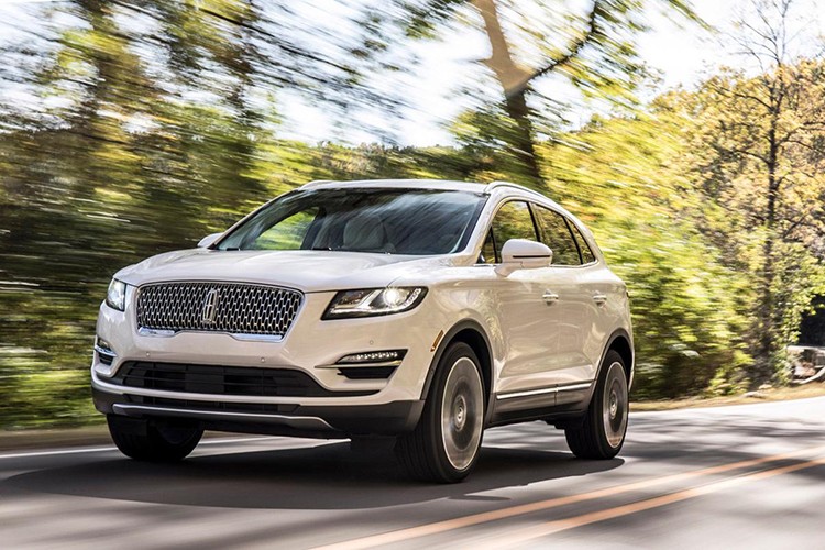 Lincoln MKC là mẫu crossover cao cấp của Lincoln được giới thiệu tới công chúng tại triển lãm xe hơi Los Angeles Auto Show vào năm 2013 và có mặt tại showroom vào tháng 6/2014. Mẫu  xe sang Lincoln MKC 2019 được phát triển dựa trên nền tảng Global C của tập đoàn Ford, vốn cũng xuất hiện trên mẫu SUV cỡ nhỏ Escape.