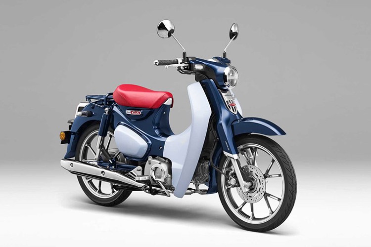 Mẫu  xe máy Honda Super Cub C125 phiên bản 2018 mới vừa được ra mắt tại triển lãm Tokyo Motor Show 2017 này được xem là "hiện đại hóa" của chiếc Super Cub đầu tiên với tên mã C100 vào năm 1968. Kể từ đó tới nay, Super Cub đã trở thành dòng xe máy bán chạy nhất trên toàn Thế giới, với số lượng lên tới 100 triệu chiếc tính tới nay.  