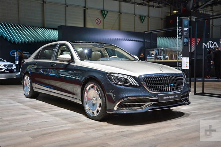 Thay đổi dễ nhận ra nhất trên  siêu xe sang Mercedes-Maybach S-Class mới chính là kích thước to hơn của nó. Maybach S-Class nay có chiều dài lên đến 5.461 mm và trục cơ sở đến 3.365 mm. Điều này khiến nó dài hơn một phiên bản S-Class trục cơ sở kéo dài đến 250 mm.