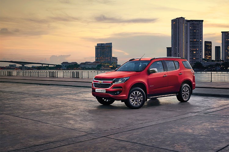 General Motors Việt Nam vừa chính thức công bố thời điểm ra mắt mẫu  xe Chevrolet Trailblazer 2018 hoàn toàn mới tại Việt Nam. Mẫu xe thể thao đa dụng (SUV) sang trọng và lịch lãm của Mỹ sẽ chính thức được bán ra vào đầu tháng 5/2018 nhằm cạnh tranh với các mẫu SUV khác như; Ford Everest, Toyota Fortuner hay Isuzu D-Max.