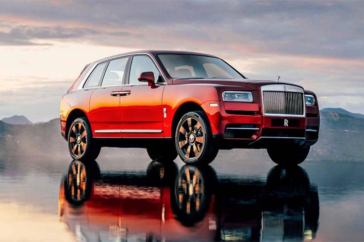 Gần 3 năm sau khi đối thủ trực tiếp Bentley ra mắt Bentayga, Rolls-Royce cuối cùng cũng có mẫu SUV hạng sang của riêng mình với tên Cullinan.  Siêu SUV Rolls-Royce Cullinan không chỉ là mẫu xe mới nhất của thương hiệu siêu xe sang Anh quốc nhằm tấn công vào phân khúc SUV mà nó còn mở ra một kỷ nguyên mới cho hãng xe này.