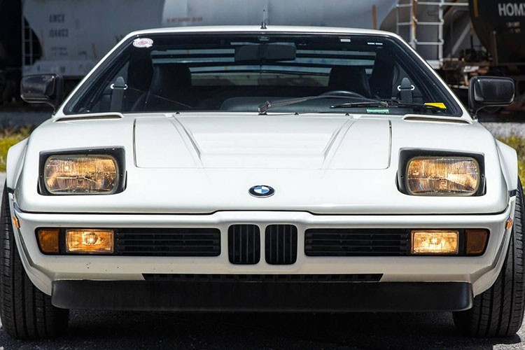 Mẫu  xe thể thao BMW M1 (E26; 1978 - 1981) là một trong những chiếc BMW hiếm hoi nhất trên thị trường hiện nay khi chỉ có 453 chiếc được sản xuất và trong đó 20 chiếc là xe đua được sản xuất trên toàn thế giới.