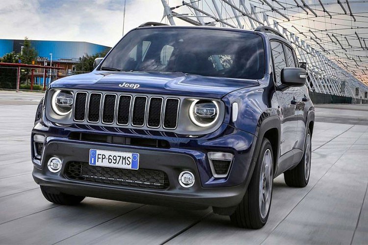 Tập đoàn xe hơi đình đám Fiat Chrysler đã chính thức cho ra mắt phiên bản nâng cấp 2019 của dòng SUV cỡ B Jeep Renegade. Phiên bản nâng cấp của mẫu  xe Jeep Renegade 2019 mới này đã từng được vén màn tại triển lãm ôtô Torino 2018 diễn ra ở Ý cách đây không lâu.