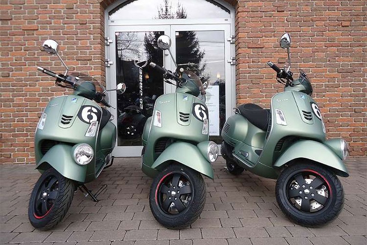 Mẫu  xe ga Vespa GTV cao cấp được biết đến như một phiên bản mang chút hơi hướng cổ điển của dòng xe Vespa GTS với phần đèn pha đặt ngay trên chắn bùn trước, yên xe kiểu vintage,... Cách đây khoảng 1 năm, có nhiều thông tin cho thấy mẫu xe này sắp về Việt Nam. Thế nhưng phải mãi đến tháng 6/2018 thì việc Vespa GTV được phân phối chính hãng mới chính thức được xác nhận.