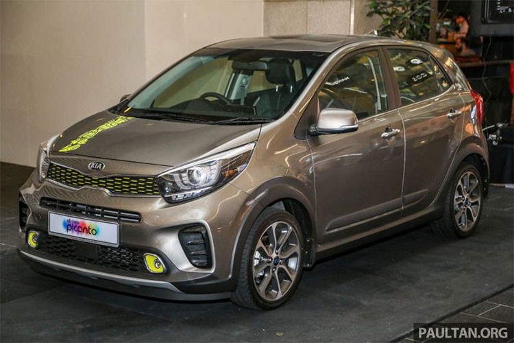 Mẫu xe  Kia Morning X-Line mới (hay Kia Picanto) lần đầu tiên trình làng trong triển lãm ôtô Frankfurt 2017, sau gần 1 năm, mẫu xe này mới đặt chân đến Đông Nam Á nói chung và Malaysia nói riêng. Biến thể được lấy cảm hứng từ các mẫu crossover và SUV của hãng, sở hữu thiết kế cứng cáp và nam tính hơn so với phiên bản tiêu chuẩn.