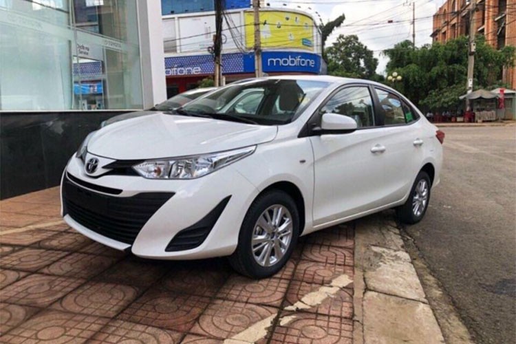 Mặc dù chưa chính thức được Toyota Việt Nam (TMV) giới thiệu nhưng Vios thế hệ mới đã về tới đại lý để trưng bày. Theo nhân viên kinh doanh đại lý Toyota Giải Phóng (Hà Nội), mẫu  xe Toyota Vios 2018 thế hệ mới đã về tới đại lý để trưng bày cho khách hàng xem xe.