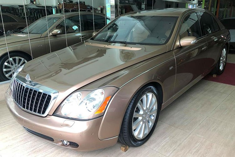 Sau nhiều năm được cho Bắc tiến, chiếc  siêu xe sang Maybach 57S màu đồng độc nhất Việt Nam đã được ông chủ công ty nhập khẩu siêu xe quận 5 tại TP HCM mua lại. Ban đầu lúc mới được đưa về Việt Nam, mẫu xe siêu sang này cũng đã từng thuộc sở hữu của một đại gia tại Sài Gòn. 