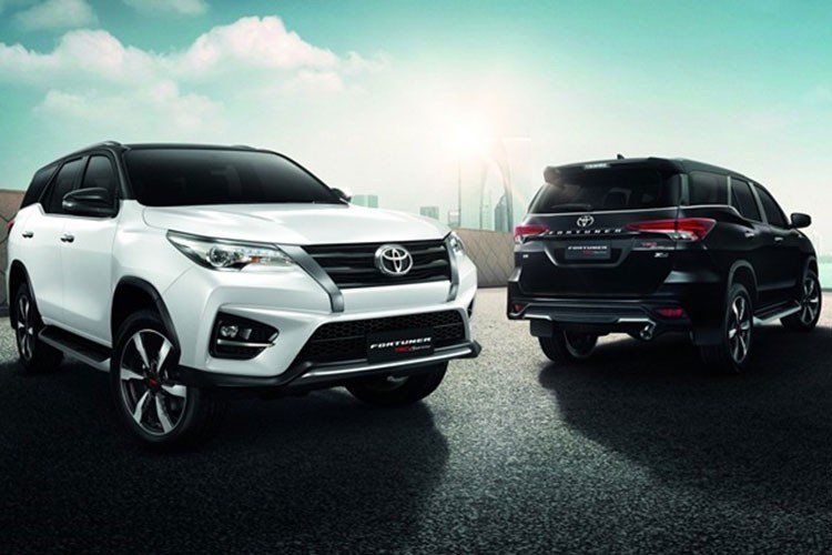 Hãng Nhật Bản lần đầu tiên tung ra phiên bản TRD Sportivo thể thao hơn của dòng SUV cỡ trung Toyota Fortuner thế hệ thứ hai tại thị trường Thái Lan vào hồi tháng 3/2016. Sau hơn 2 năm, hãng Toyota mới quyết định bổ sung bản nâng cấp của  Toyota Fortuner TRD Sportivo tại đây.