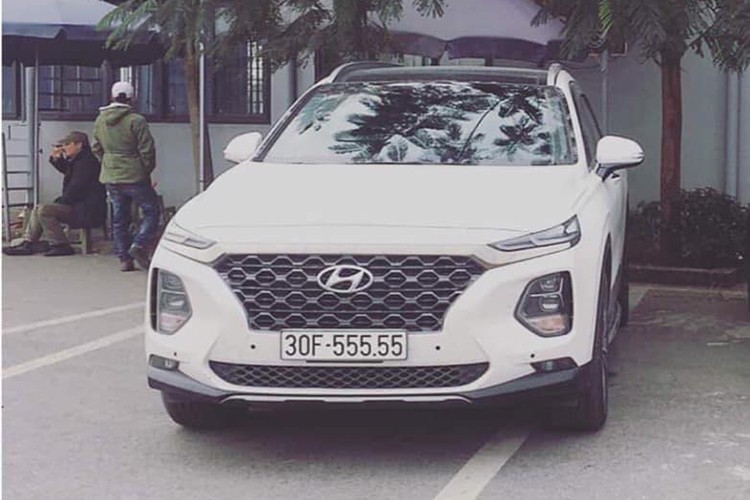 Mới đây, trên mạng xã hội đã xôn xao về chiếc  xe Hyundai SantaFe 2019 vừa đăng ký mang biển số đẹp "ngũ quý" 30F-555.55. Theo nhiều người, đây là biển số may mắn có thể giúp chủ nhân thuận lợi trong làm ăn.