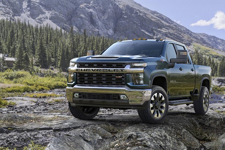 Mẫu xe  bán tải Chevrolet Silverado HD phiên bản nâng cấp sẽ chính thức trình làng trong triển lãm Ô tô Chicago 2019 sắp diễn ra. Trước thời điểm này, hãng Chevrolet đã tung ra những hình ảnh và thông tin đầu tiên của Silverado HD 2020.