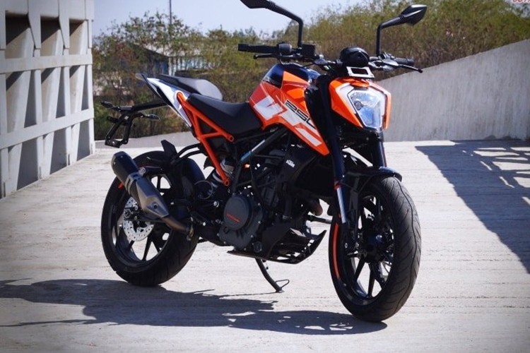 KTM Ấn Độ vừa chính thức ra tung ra mẫu naked-bike  KTM Duke 250 2019 mới với thiết kế tương tự như đàn anh Duke 390. Không chỉ sở hữu ngôn ngữ thiết kế mới, mẫu KTM Duke 250 còn được trang bị hệ thống phanh chống bó cứng ABS kênh đôi.