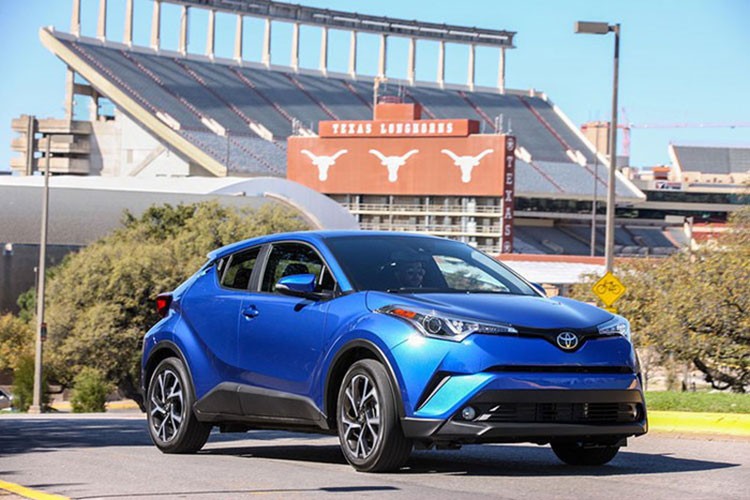 Sau một thời gian kể từ ngày Toyota chính thức "vén màn đứa con cưng"  crossover cỡ nhỏ Toyota C-HR 2019 thì cuối cùng mẫu xe này cũng đã có giá bán chính thức tại thị trường Mỹ. Đi kèm với đó là 3 phiên bản cùng các mức giá khác nhau và có sự chênh lệch không quá đáng kể.