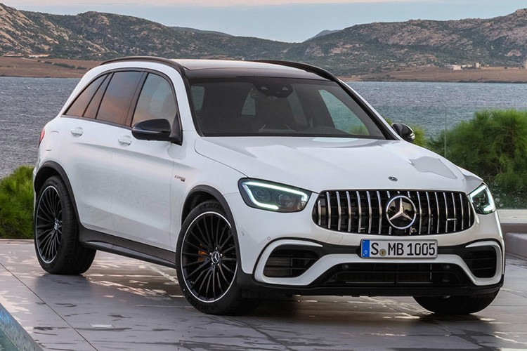 Tại Anh,  giá xe Mercedes-AMG GLC 63 2020 khởi điểm từ 74.599 bảng Anh (khoảng 2,21 tỷ đồng), bản 63 S mạnh mẽ hơn sẽ có giá từ 85.855 bảng Anh (khoảng 2,55 tỷ đồng), trong khi đó, hai biến thể của GLC 63 Coupe có giá tương ứng là 77.089 bảng Anh và 88.345 bảng Anh (tương đương 2,29 và 2,62 tỷ đồng).