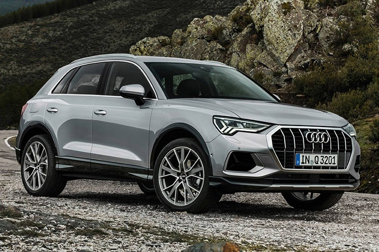 Cụ thể,  giá xe Audi Q3 2019 mới bán ra khởi điểm từ 35.695 USD (khoảng 830 triệu đồng), nhưng có thể tăng lên tới 46.740 USD (tương đương 1,086 tỷ đồng) nếu chủ sở hữu mua thêm mọi tùy chọn chính hãng.