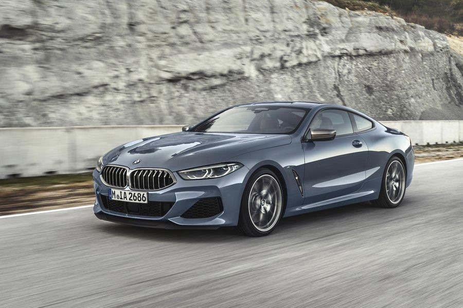 Là phiên bản nằm ngay dưới M850i hàng đầu,  BMW 840i 2020 mới sử dụng động cơ tăng áp 3.0 lít 6 xi-lanh, sản sinh công suất 335 mã lực và mô-men xoắn cực đại 499Nm, đi kèm là hộp số tự động 8 cấp, có thể ghép nối với hệ dẫn động bốn bánh toàn thời gian (tùy chọn).