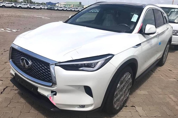 Nằm trong phân khúc crossover hạng D cao cấp,  Infiniti QX50 2019 mới sẽ đại diện cho Infiniti để cạnh tranh với các đối thủ Đức như Mercedes GLC, BMW X3, Audi Q5 hay "người đồng hương" Lexus NX. Mẫu xe này hiện vừa được nhập về Việt Nam bởi nhà phân phối chính thức.