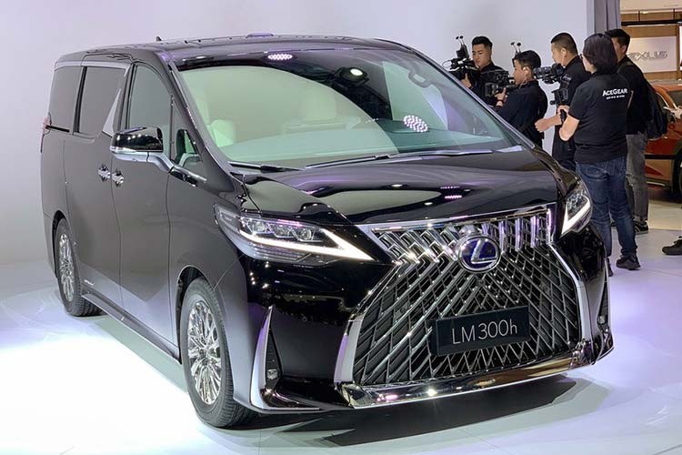 Mẫu xe  MPV hạng sang Lexus LM mới dành riêng cho châu Á, đã lần đầu tiên trình làng trong triển lãm Ô tô Thượng Hải 2019 diễn ra vào tháng 4 năm ngoái. Có vẻ như mẫu MPV hạng sang được phát triển dựa trên "chuyên cơ mặt đất" Toyota Alphard này chuẩn bị ra mắt tại thị trường Đông Nam Á.