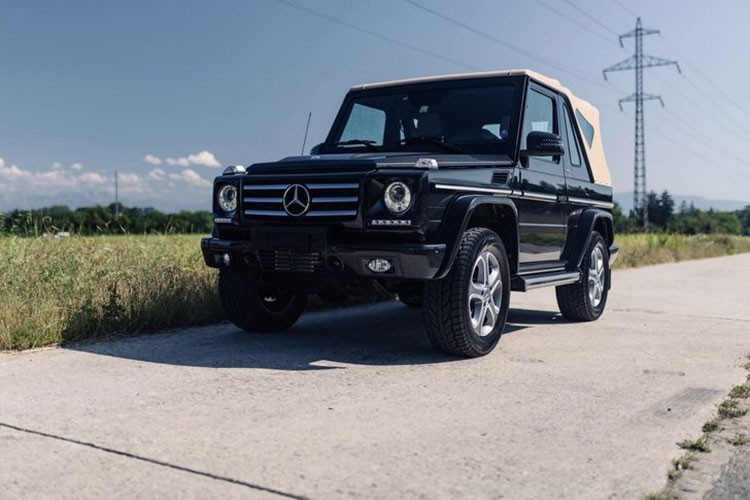  Mercedes-Benz G500 Cabriolet Final Edition ra mắt vào năm 2013 tại Frankfurt với tư cách là lời chào tạm biệt đối với dòng G-Class 2 cửa. Trên thế giới, chỉ có 200 chiếc G500 Cabriolet Final Edition được xuất xưởng và tất cả đều đã có chủ ngay từ trước khi trình làng. 