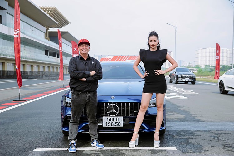  Mercedes-Benz Driving Festival 2022 là cơ hội để giới báo chí và khoảng 450 khách hàng cũng như đối tác của Mercedes-Benz Việt Nam có thể trải nghiệm thực tế những mẫu xe đáng khao khát của thương hiệu Ngôi sao ba cánh thông qua các bài tập khác nhau.