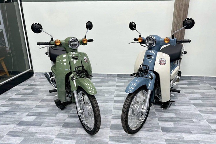  Honda Super Cub 110 2024 mới được nhập khẩu từ Thái Lan có giá chào bán là 89 triệu đồng. Mức giá bán này rẻ hơn so với mức giá bán 140 triệu đồng của Cub 110 2024 nhập khẩu từ Nhật Bản. Tuy vậy, so với mặt bằng xe số trên thị trường thì mức giá bán này vẫn thuộc hàng đắt đỏ.