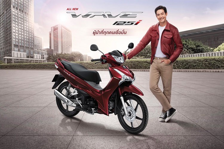  Honda Wave 125i 2025 mới vừa ra mắt tại Thái Lan chính là mẫu xe số cao cấp, mang đến một diện mạo sang trọng với thiết kế hai tông màu hài hòa, tạo điểm nhấn ấn tượng từ mọi góc nhìn.