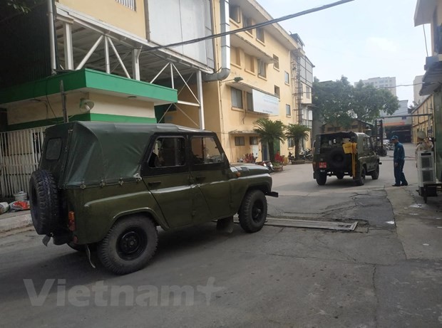 Phương án tẩy độc trong và ngoài khu vực cháy của Công ty cổ phần bóng đèn phích nước Rạng Đông và thực hiện thu gom, vận chuyển, xử lý các vật chất đã được Chi cục Bảo vệ môi trường (Sở Tài nguyên và Môi trường Hà Nội), Bộ Tư lệnh Hóa học, Viện Hóa học môi trường quân sự và Công ty Urenco 10 xây dựng thống nhất. (Ảnh: Sơn Bách/Vietnam+)