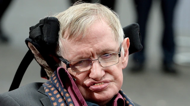 Trong nhiều năm qua, một trong những bộ óc lỗi lạc nhất từng có của nhân loại, Stephen Hawking đã đưa ra nhiều tiên đoán liên quan đến  ngày tận thế của thế giới.