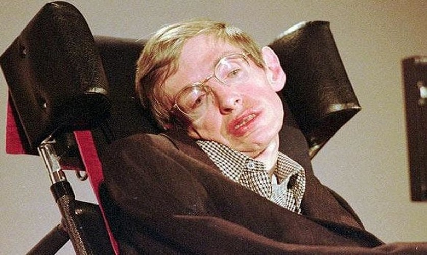 Thiên tài vật lý Stephen Hawking (1942 - 2018) là nhà vũ trụ học, thiên văn học, toán học và là tác giả của nhiều cuốn sách nổi tiếng được giới chuyên gia cũng như công chúng đánh giá cao. Trong đó, cuốn "Lược sử thời gian" của Stephen Hawking bán được hơn 10 triệu bản.