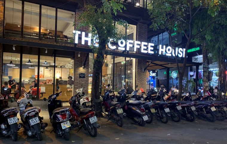 Thương hiệu  The Coffee House hiện khá quen thuộc với người dân TP HCM. Có mặt tại TP HCM từ năm 2014, đến nay The Coffee House có hơn 100 cửa hàng trãi đều khắp các quận, huyện từ trung tâm ra đến ngoại thành TP HCM.